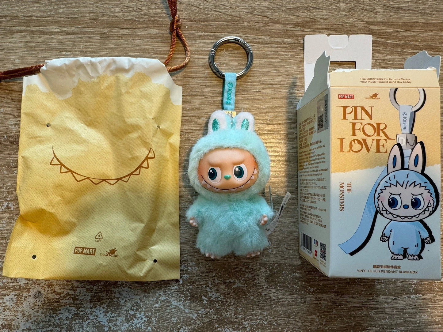 Mini Labubu - Pin for love - κούκλες Ελλάδα – original